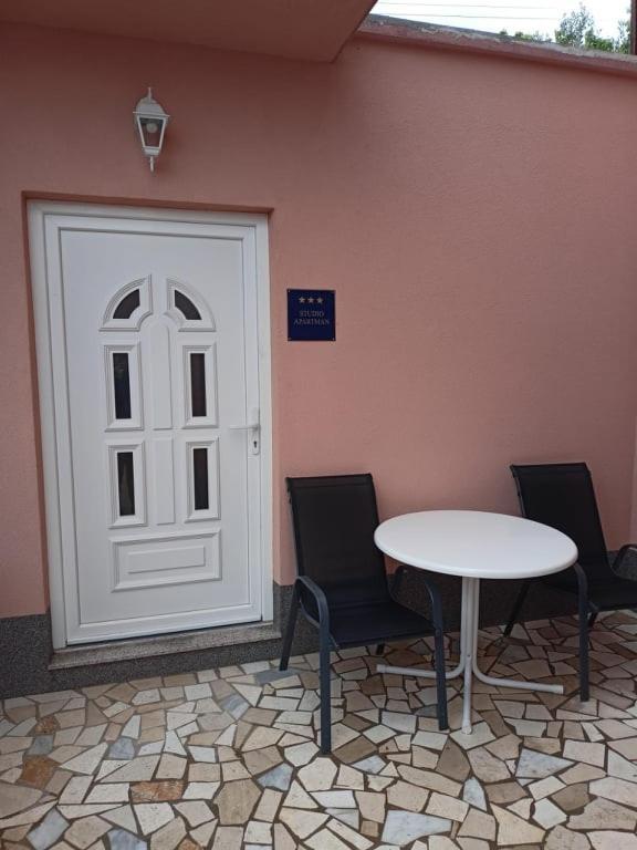 Ferienwohnung Studio Apartman Maria Kaštela Exterior foto